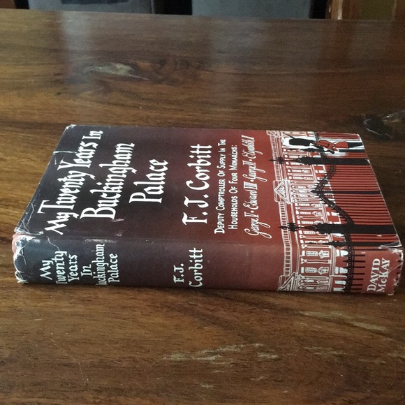 Vintage Book My Twenty Years in Buckingham Palace FJ F.J. Corbitt Hardcover 1956 - Picture 5 of 16